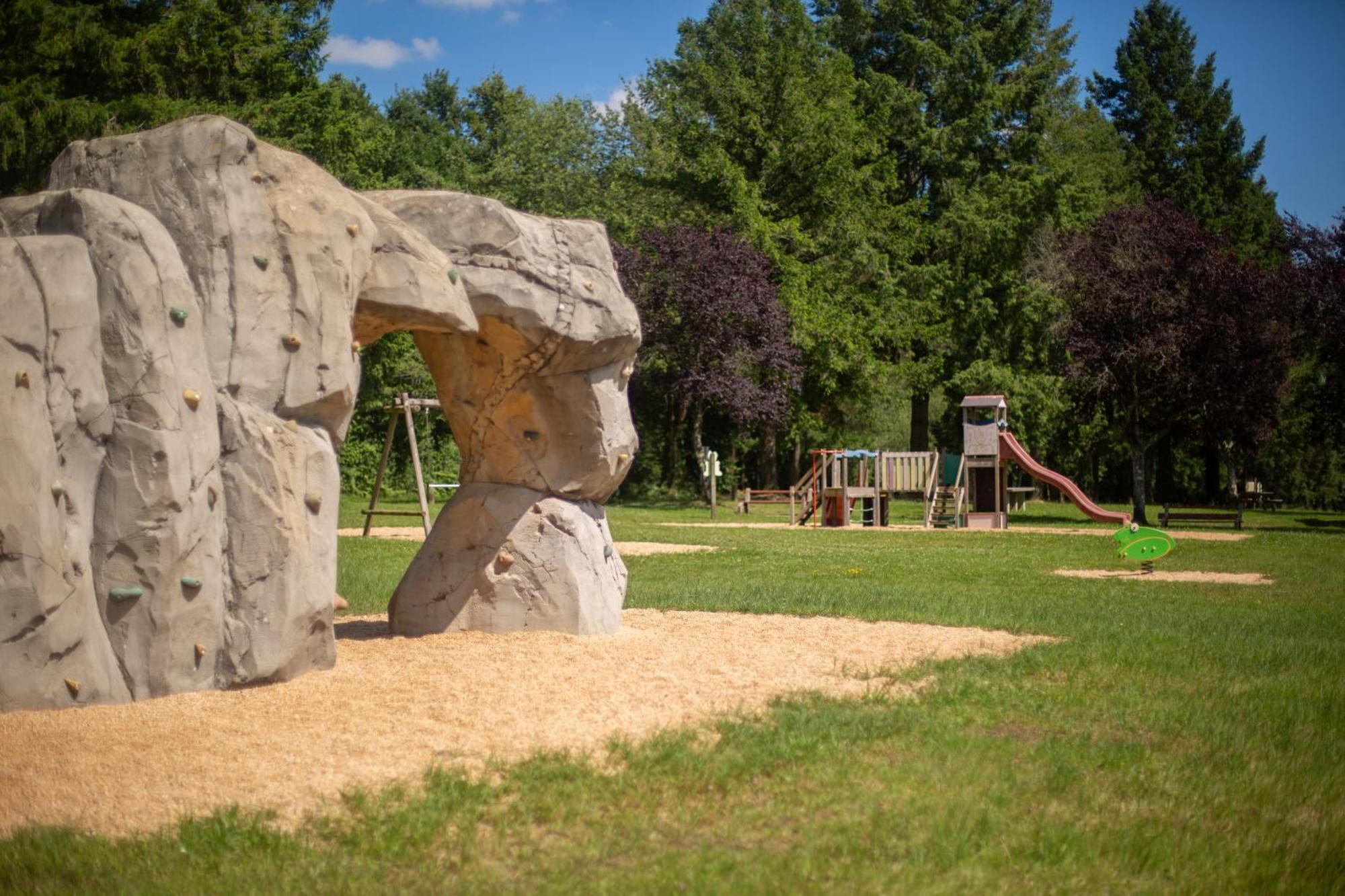 Camping De Ladignac Le Long Bel Air Екстер'єр фото