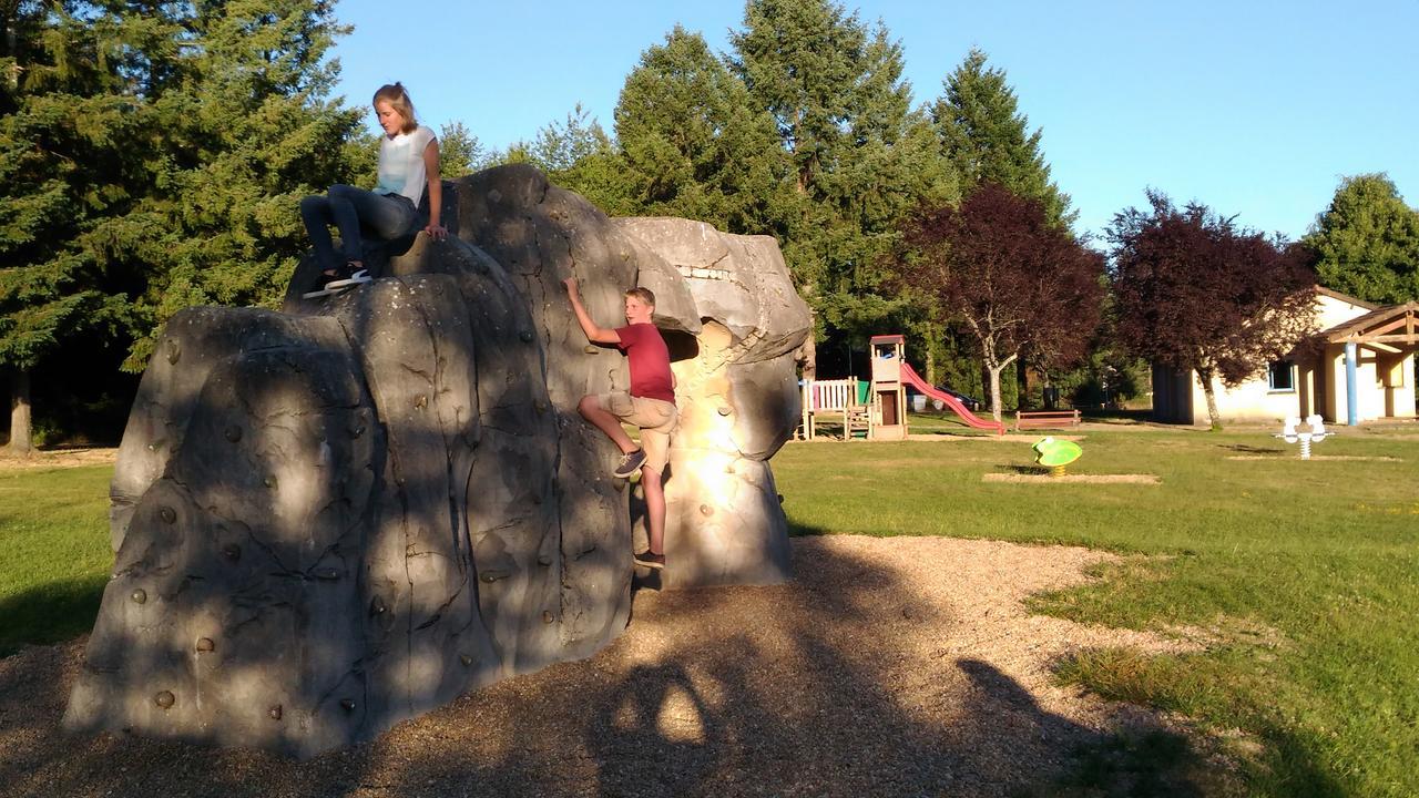 Camping De Ladignac Le Long Bel Air Екстер'єр фото