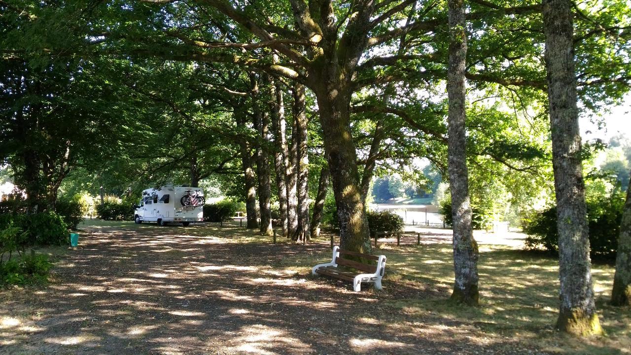 Camping De Ladignac Le Long Bel Air Екстер'єр фото