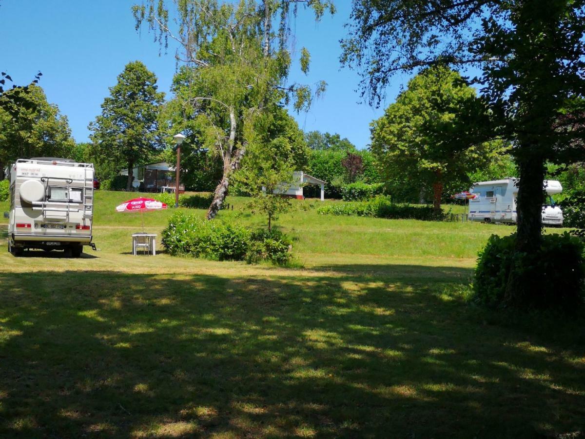 Camping De Ladignac Le Long Bel Air Екстер'єр фото